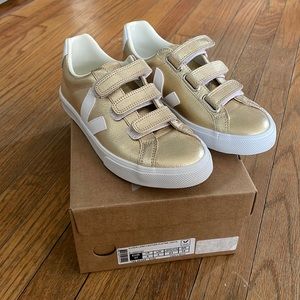 Brand New - Worn twice Veja gold sneakers 37 (US 6)